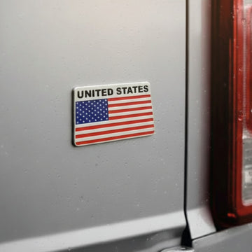 UNITED STATES FLAG Metal Logo Car Badge Emblem | 8cm x 5cm | All Vehicle Exterior Decorative Logo, Self-Adhesive