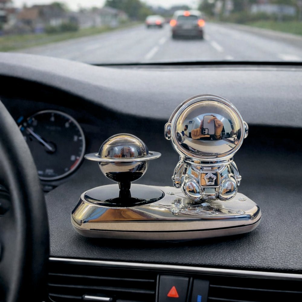 Solar Car Fragrance Astronaut & Planet Car Dashboard Decorative Accessories - SPACE_GARDENIA